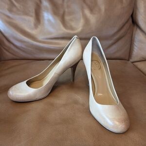 Jessica Simpson Camel Colored Leather Heels W/ Brown Patina Edges